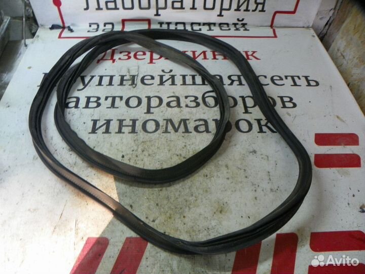 Уплотнитель багажника Audi A1