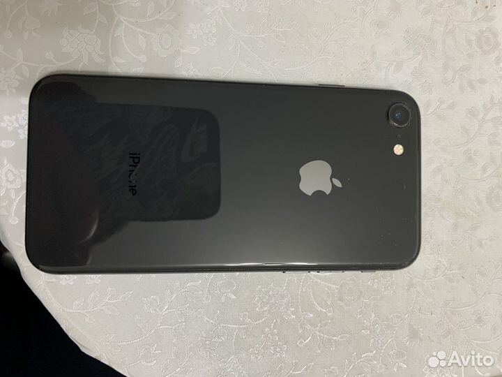 iPhone 8, 64 ГБ