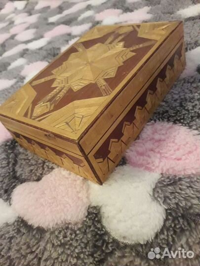 Шкатулка из дерева