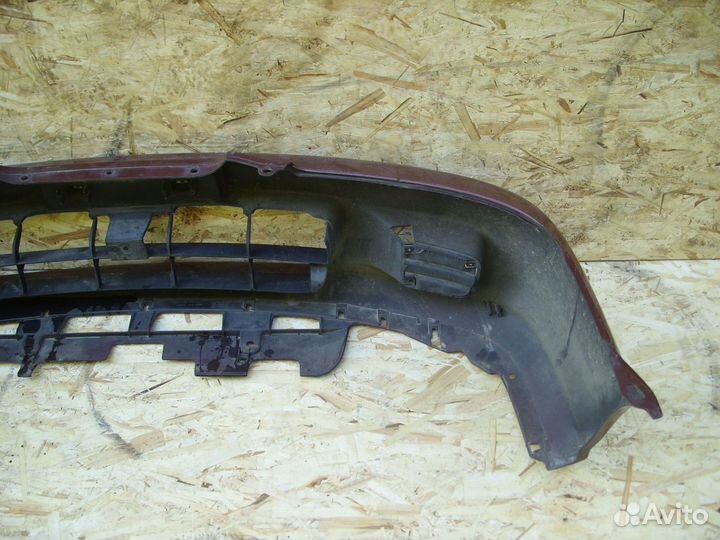 Бампер передний Honda Orthia EL Красныйцарапины