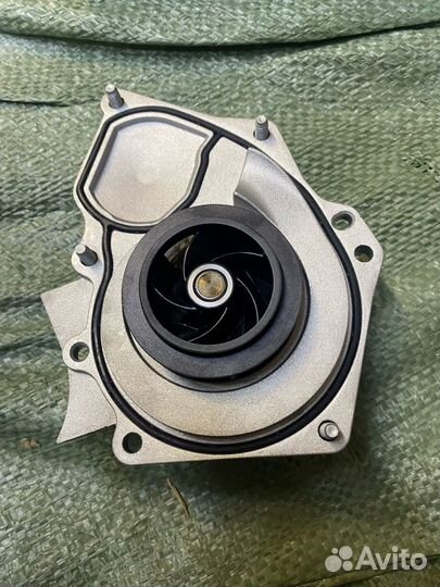 Водяная помпа 06K121009A