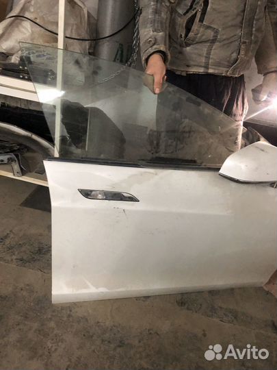 Tesla model s дверь передняя и задняя правая дверь
