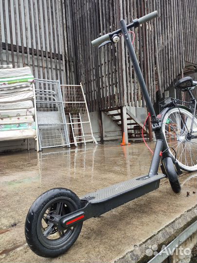 Електроный самокат