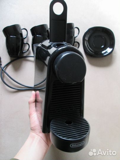 Кофемашина капсульная Delonghi Essenza Mini EN85.B