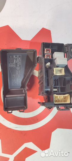 Блок предохранителей Toyota Avensis T250