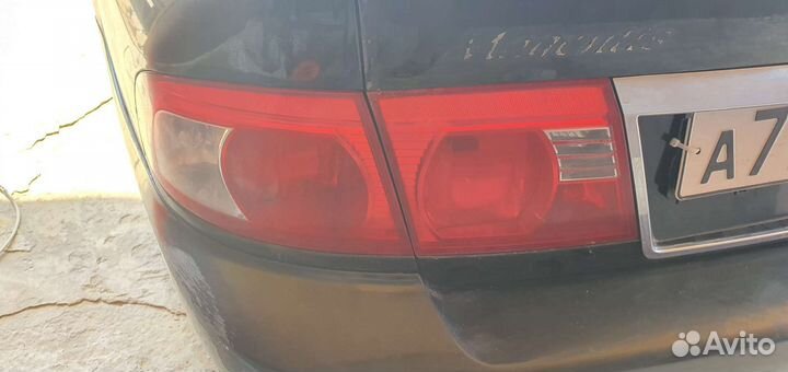 Kia magentis 2004г задний фонарь