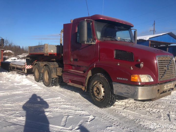 Volvo VNL 64T, 2002