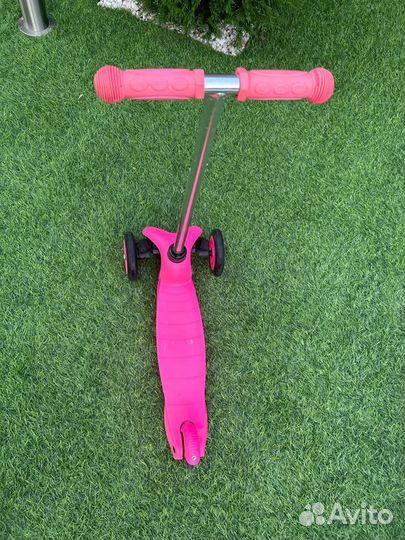 Самокат трехколесный Scooter