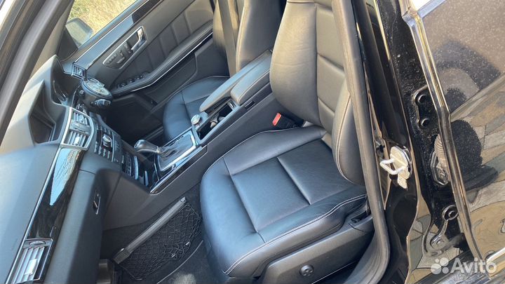 Салон сидения обшивки на Mercedes W212 E-класс