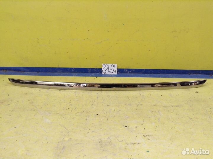 Toyota Highlander хром накладка заднего бампера