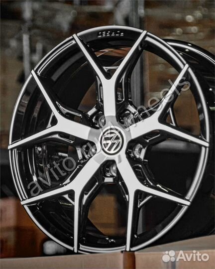 Кованые диски Volkswagen Touareg R19 наличие