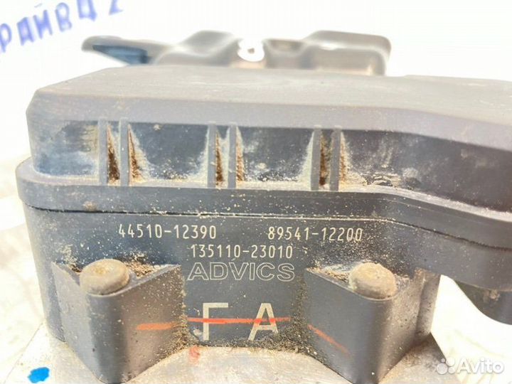 Блок abs Toyota Corolla ZRE151L 1zrfe 2006