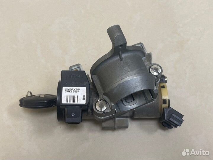 Замок зажигания Mitsubishi Colt Z34A 135930 2005