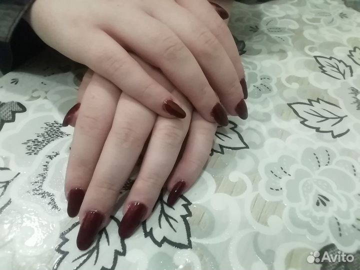 Покрытие и наращивание ногтей