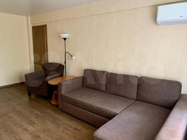 2-к. квартира, 43 м², 3/5 эт.