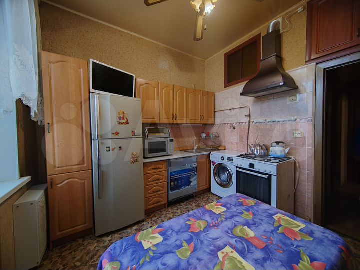 4-к. квартира, 85 м², 8/8 эт.