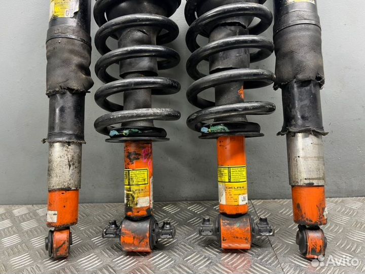 Стойки комплект Cadillac Escalade GMT900 L92 6.2