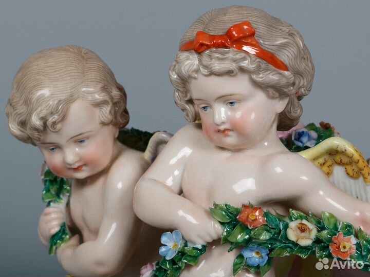 Старинная фарфоровая статуэтка. Германия