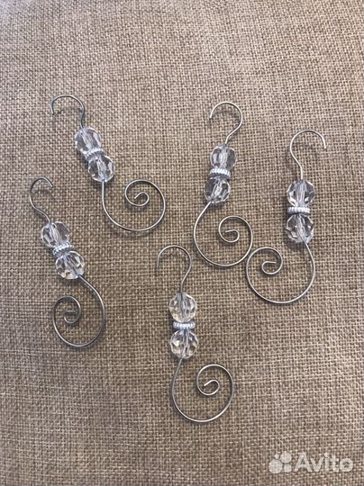 Крючки для елочных украшений