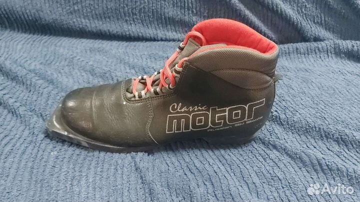 Лыжи, ботинки, лыжные палки, чехол