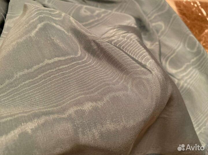 Голубая муаровая ткань (муар)