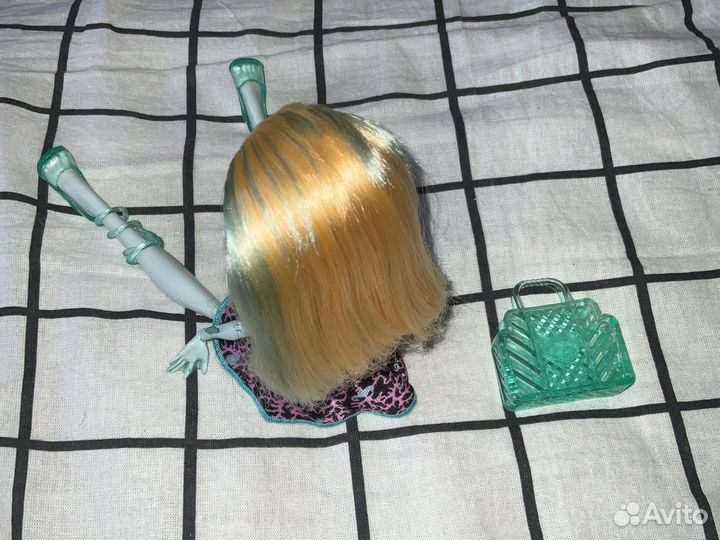 Кукла Монстер Хай Лагуна Блю скулз аут