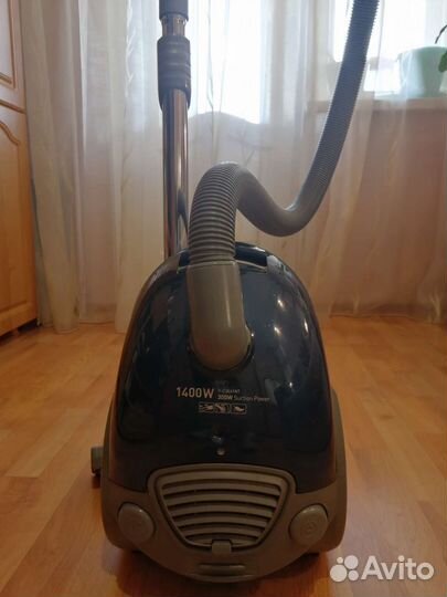 Продам Пылесос LG