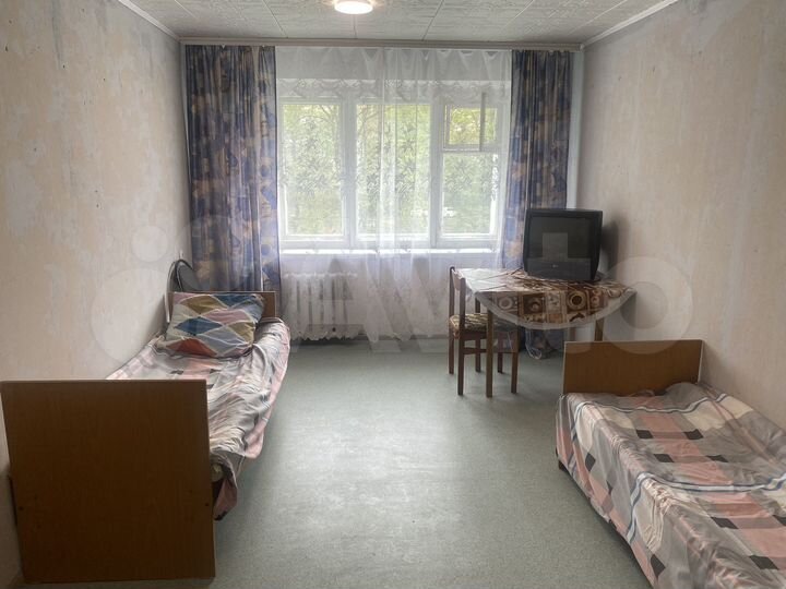 Комната 15 м² в 9-к., 3/5 эт.