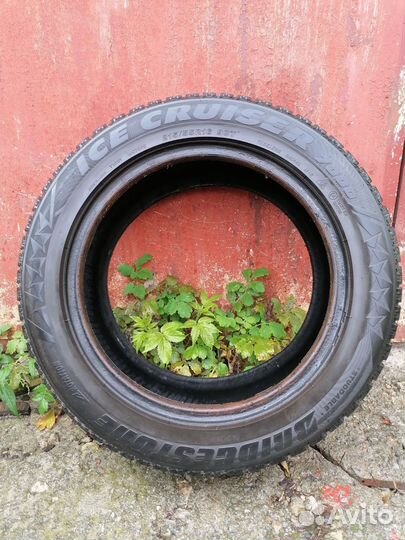 Bridgestone Ice Cruiser 7000 215/55 R16 93T