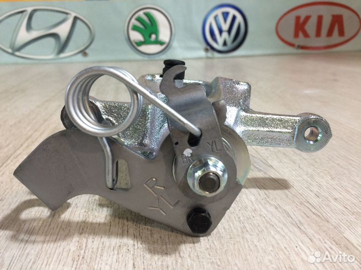 Суппорт задний правый Киа Рио 3 Солярис 1 mando