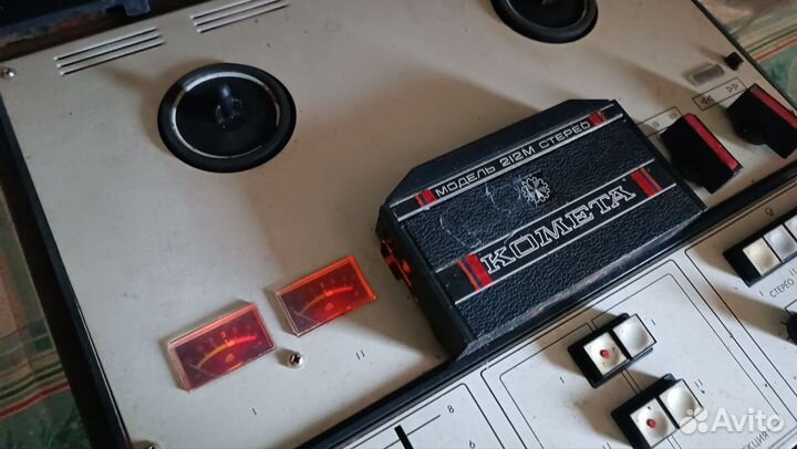 Катушечный магнитофон Комета 212м стерео