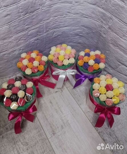 Букеты из шоколадных роз