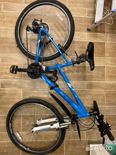 Красивый горный женский велосипед GT laguna