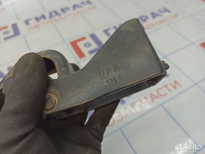 Петля двери багажника верхняя Mitsubishi Pajero (V90) 5839A011