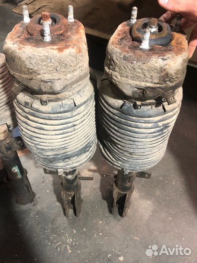 Пневмостойка перед. и зад. комплект