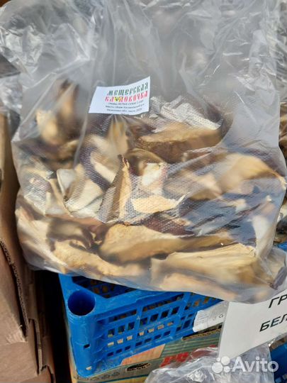 Грибы маринованные