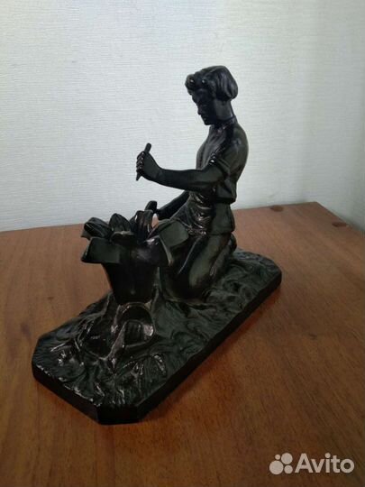 Статуэтка Данила Каменный цветок Касли