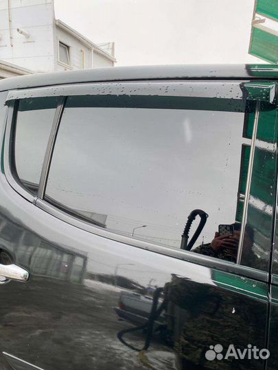 Mitsubishi l200 4 стекло двери