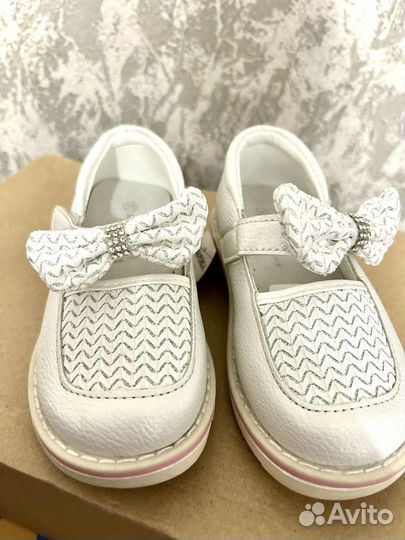 Туфли для девочки новые праздничные