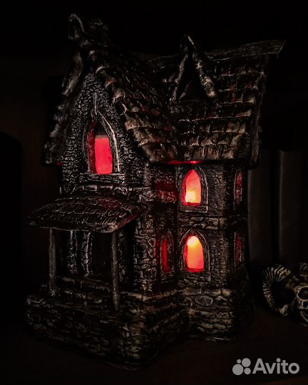 Особняк с привидениями