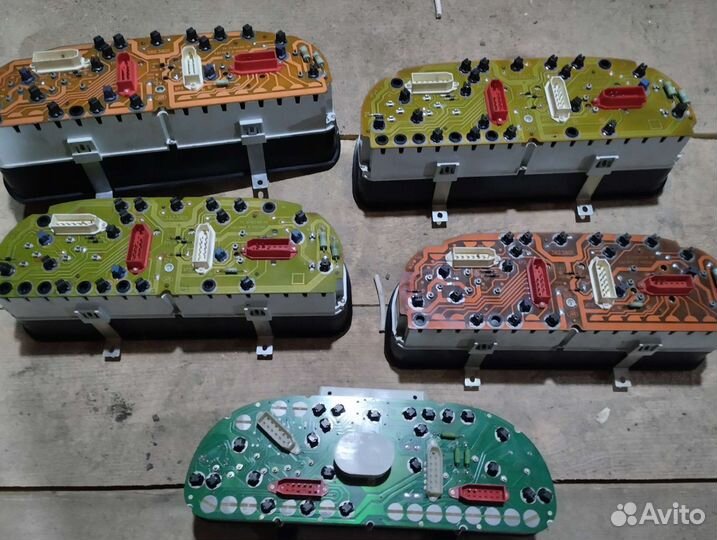 Щиток приборов на волгу