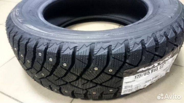 Nitto Therma Spike 285/60 R18 120T