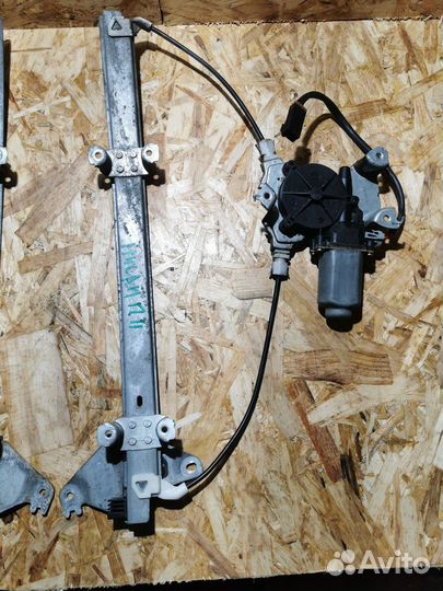 Стеклоподъемник передний Nissan Primera P-11 1.6