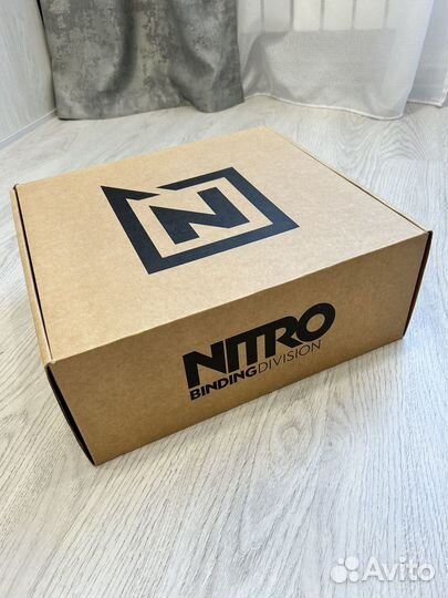 Крепления для сноуборда Nitro Staxx