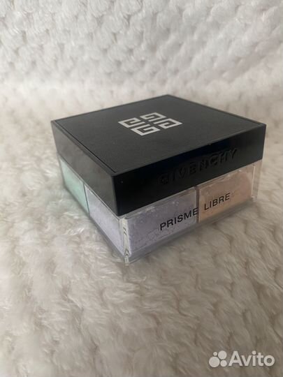 Givenchy пудра,рассыпчатая, убирает покраснение