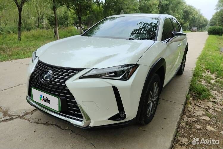 Lexus UX AT, 2020, 10 000 км