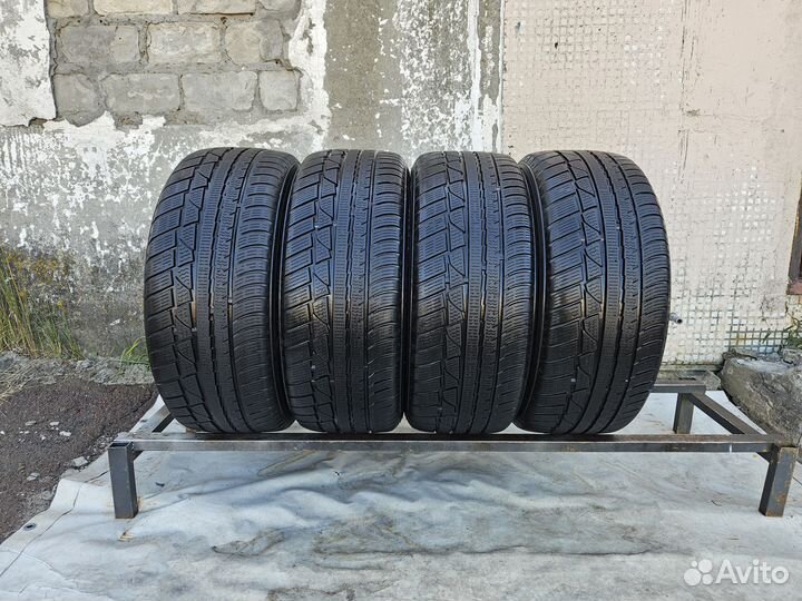 LingLong Green-Max Winter UHP 235/55 R17 103V