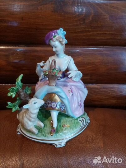 Фарфоровые статуэтки