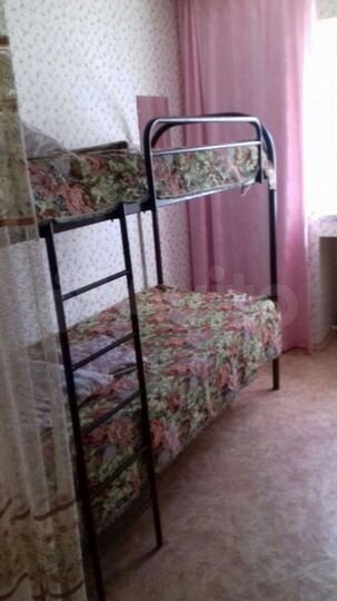 Комната 10 м² в 5-к., 2/2 эт.