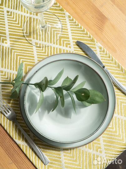 Дорожка на стол с кисточками